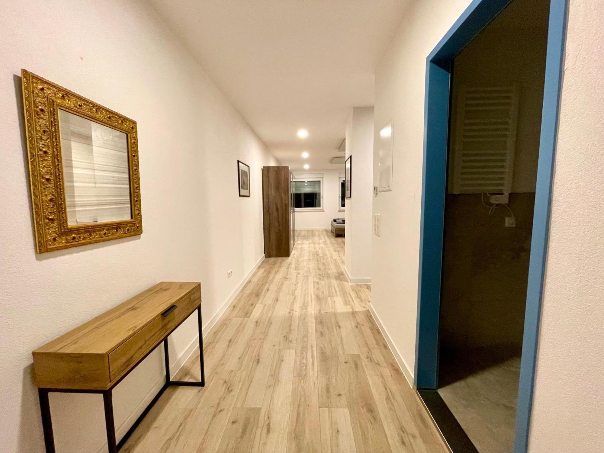 Neu Grosse Einzimmerwohnung Im Zentrum Goldstadt Pforzheim Schloessle Esterno foto