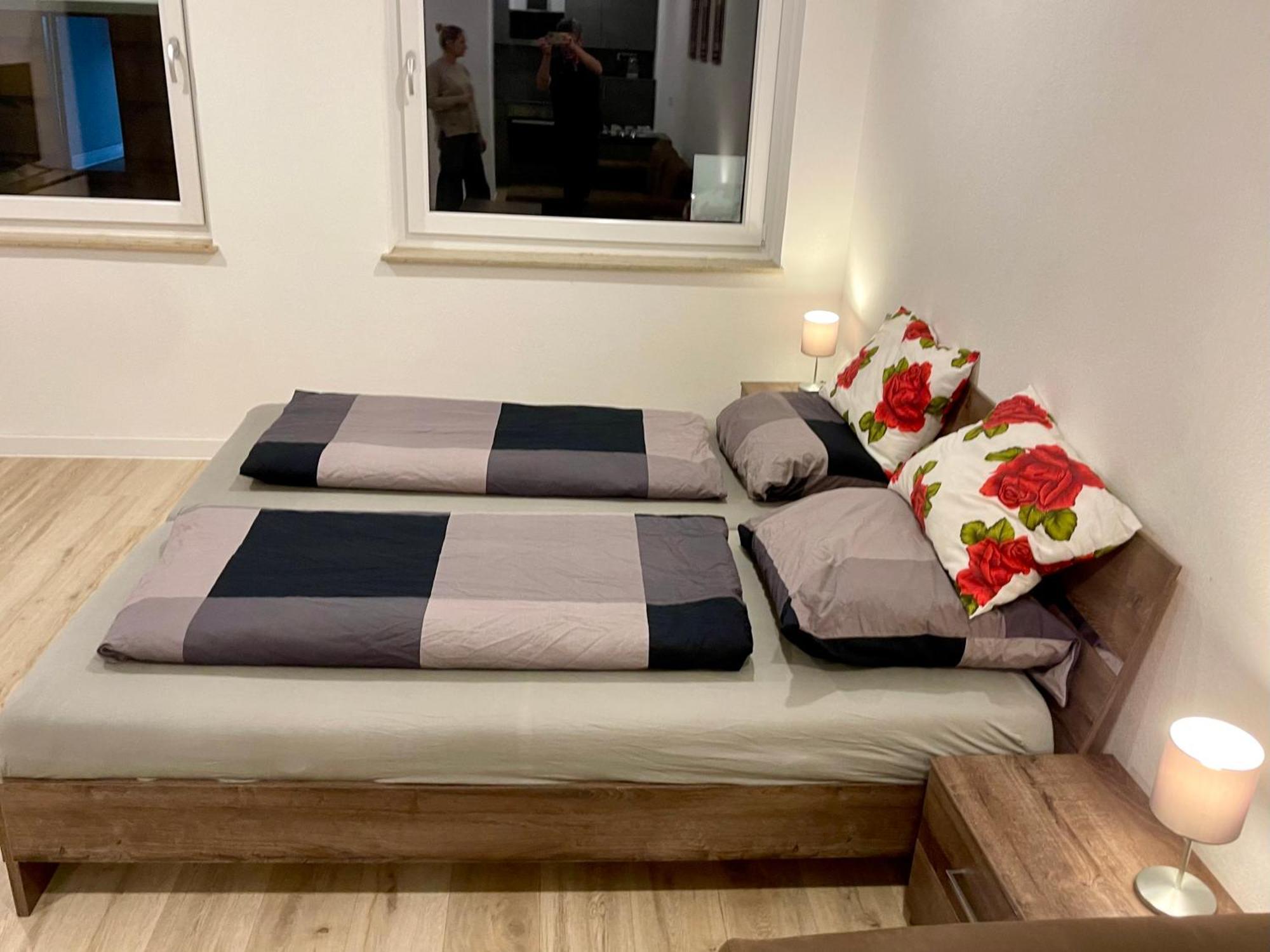 Neu Grosse Einzimmerwohnung Im Zentrum Goldstadt Pforzheim Schloessle Esterno foto