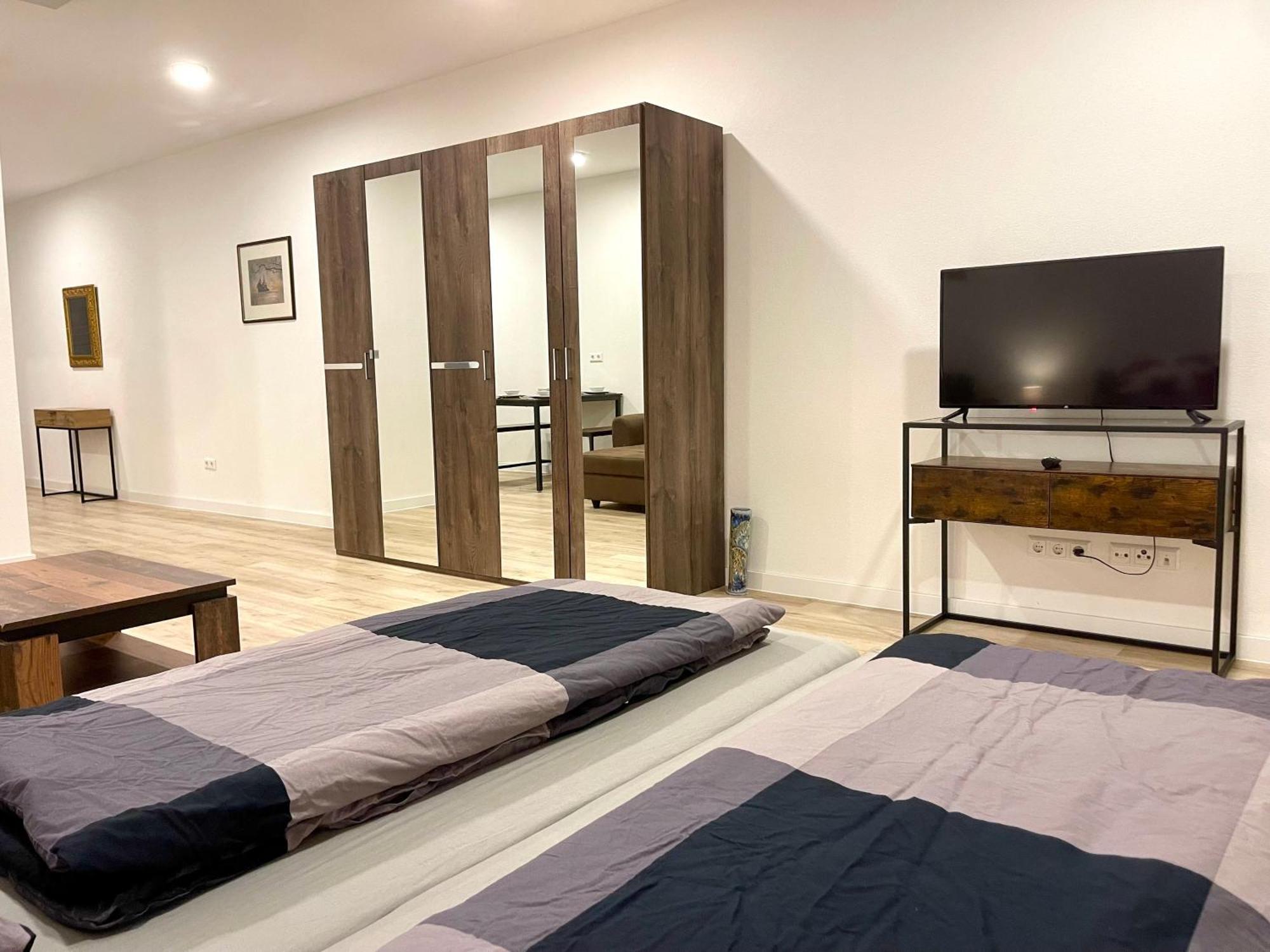 Neu Grosse Einzimmerwohnung Im Zentrum Goldstadt Pforzheim Schloessle Esterno foto