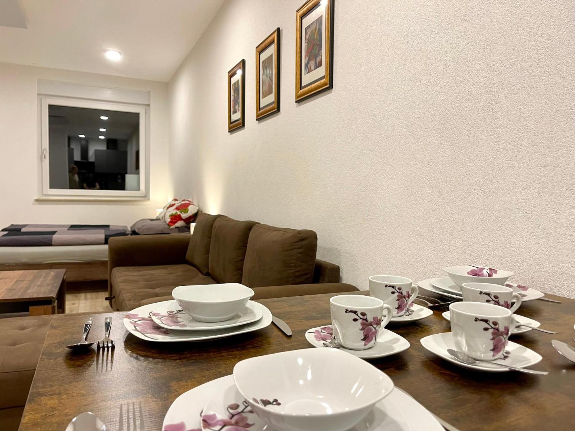 Neu Grosse Einzimmerwohnung Im Zentrum Goldstadt Pforzheim Schloessle Esterno foto