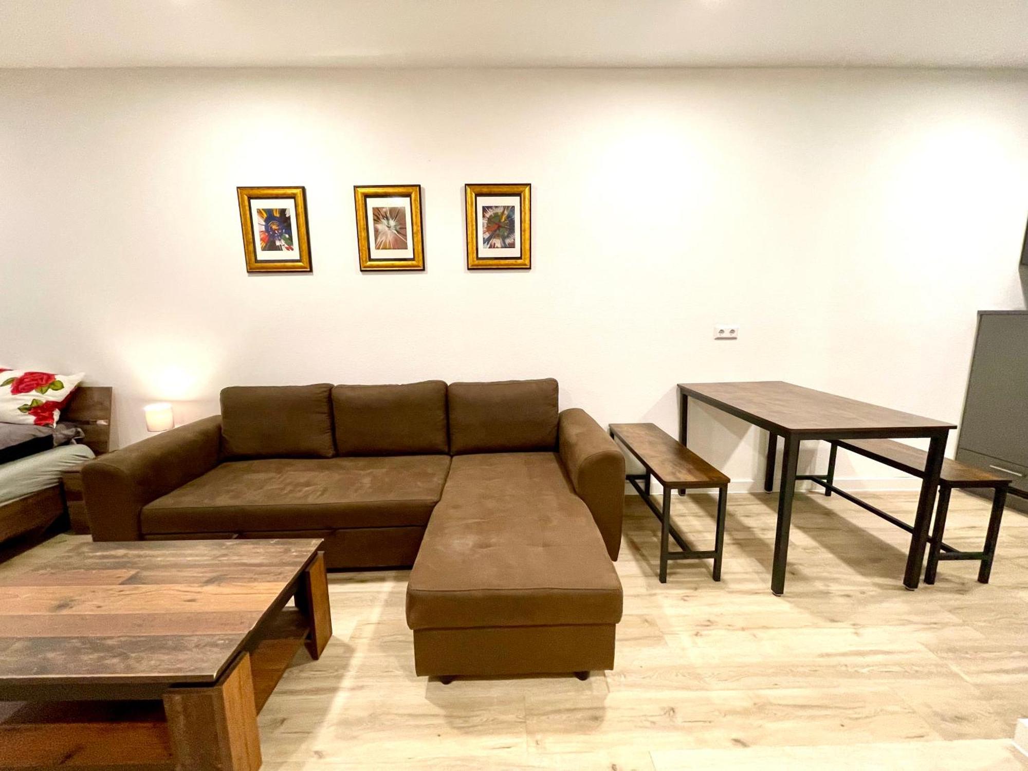 Neu Grosse Einzimmerwohnung Im Zentrum Goldstadt Pforzheim Schloessle Esterno foto