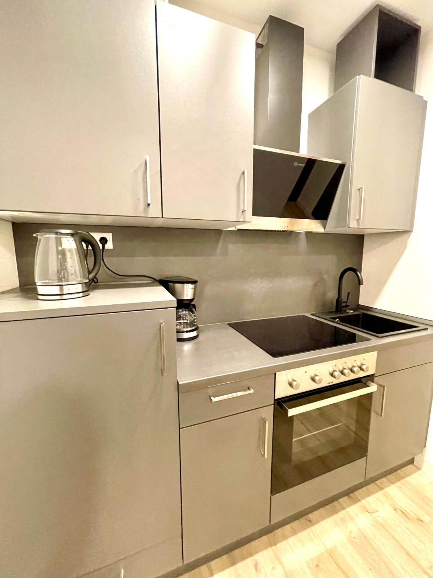 Neu Grosse Einzimmerwohnung Im Zentrum Goldstadt Pforzheim Schloessle Esterno foto