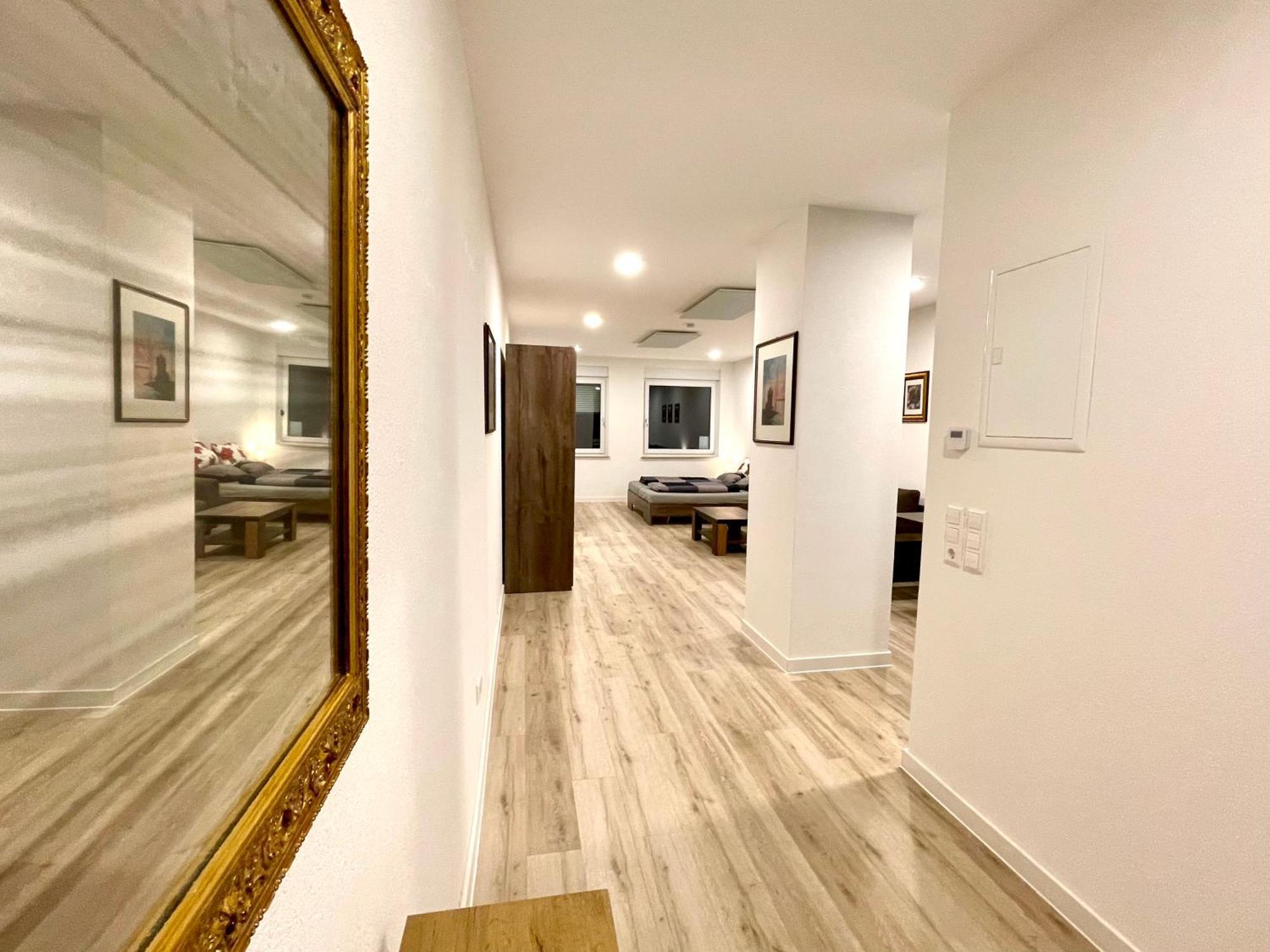 Neu Grosse Einzimmerwohnung Im Zentrum Goldstadt Pforzheim Schloessle Esterno foto