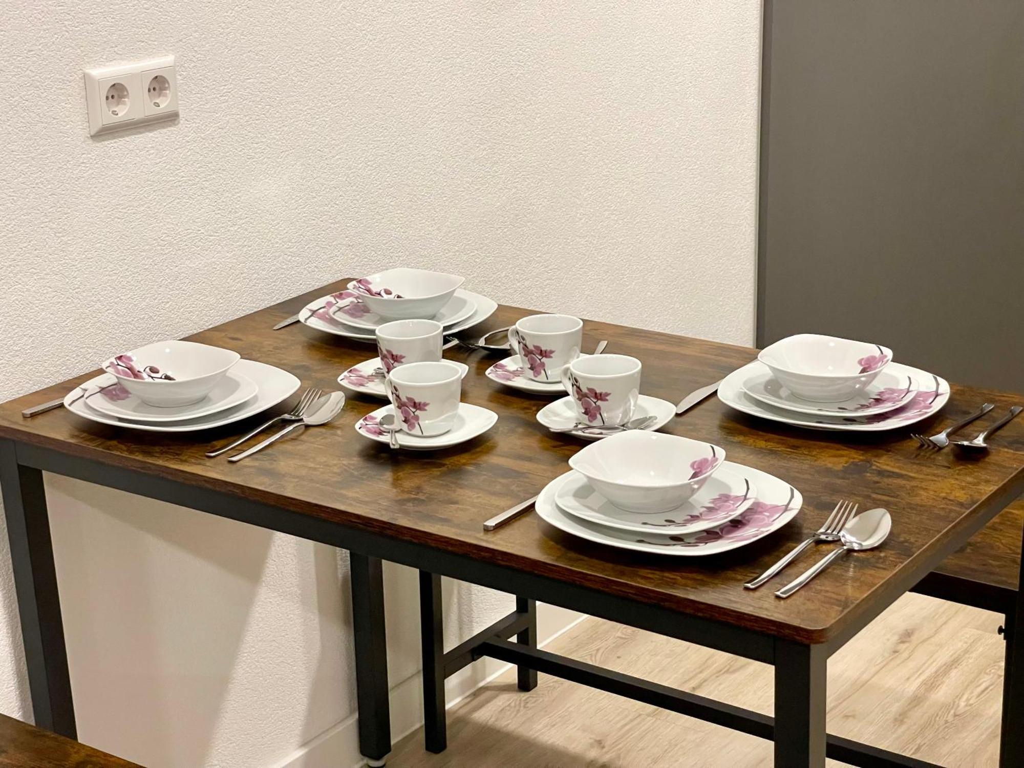 Neu Grosse Einzimmerwohnung Im Zentrum Goldstadt Pforzheim Schloessle Esterno foto